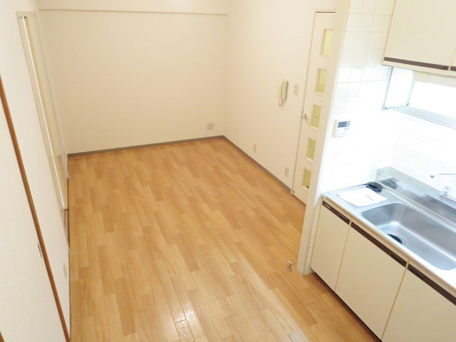 Other room space. Spacious 7.8 Pledge of DK