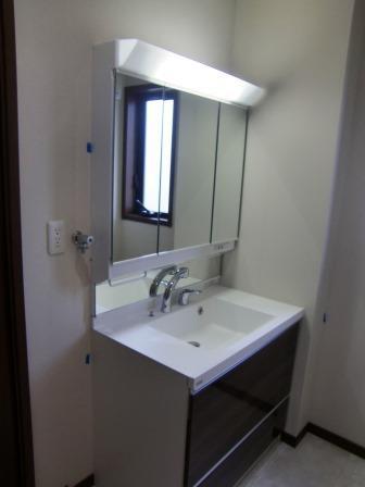 Wash basin, toilet. Indoor (11 May 2013) Shooting