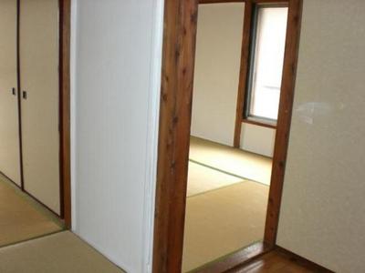 Living and room. As it is purring even nap because there is a Japanese-style room. It is a healing space. 