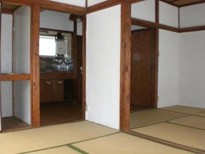 Living and room. As it is purring even nap because there is a Japanese-style room. It is a healing space. 