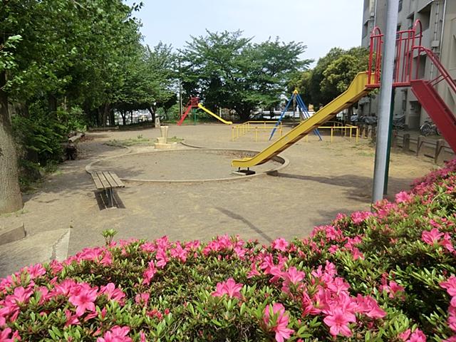 park. You can play the child at ease because it is in the 225m complex to alpine park children's park! 