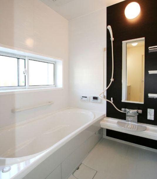 Same specifications photo (bathroom). Same construction company construction cases