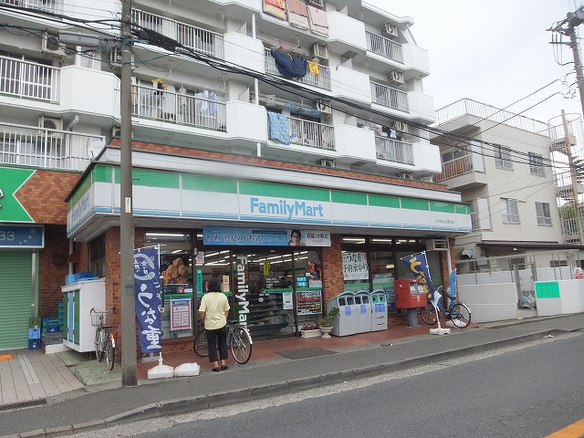 Convenience store. FamilyMart Excellence Nogawa store up (convenience store) 145m