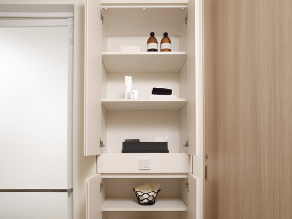 Receipt.  [Linen cabinet] In vanity room, It has established a linen cabinet that towels can be neat storage.