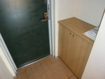 Entrance. Refreshing at any time is the entrance because there is a shoebox. 