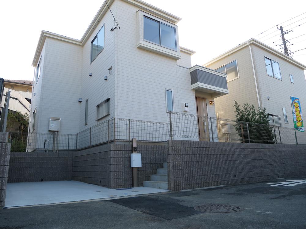 Local appearance photo. Local (11 May 2013) Shooting