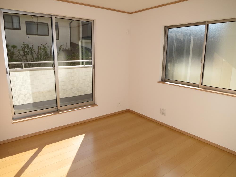 Non-living room. Local (11 May 2013) Shooting