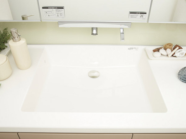 Bathing-wash room.  [Counter-integrated bowl] Beautiful in appearance, Since there is no seam, you can suppress the occurrence of dirt and mold. Care is also easy.