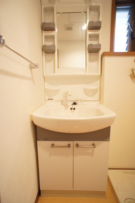 Washroom. Convenient independent with wash basin in the morning of preparation