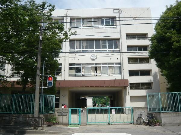Primary school. Nogawa is a 15-minute walk up to 1200m Nogawa elementary school to elementary school.
