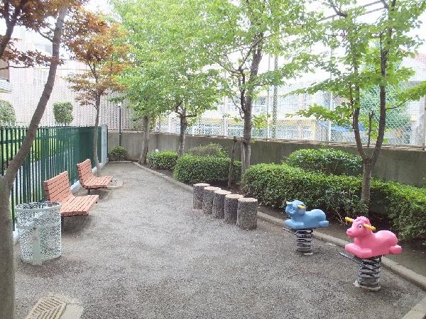 Other local. Park on-site