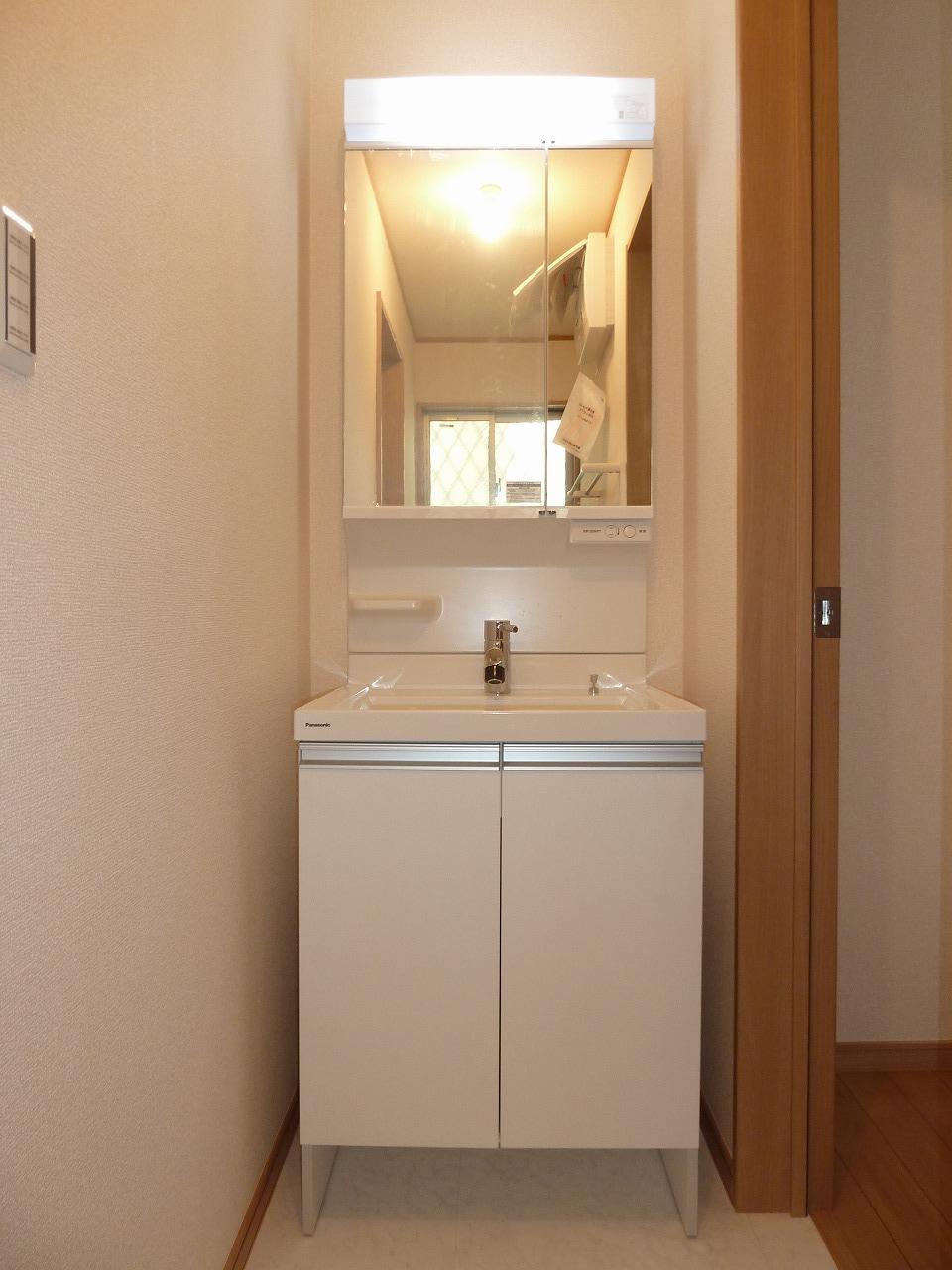 Same specifications photos (Other introspection). Vanity same specifications