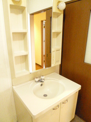 Toilet. Washbasin popular independent type! Effortlessly every day of outing preparation! !