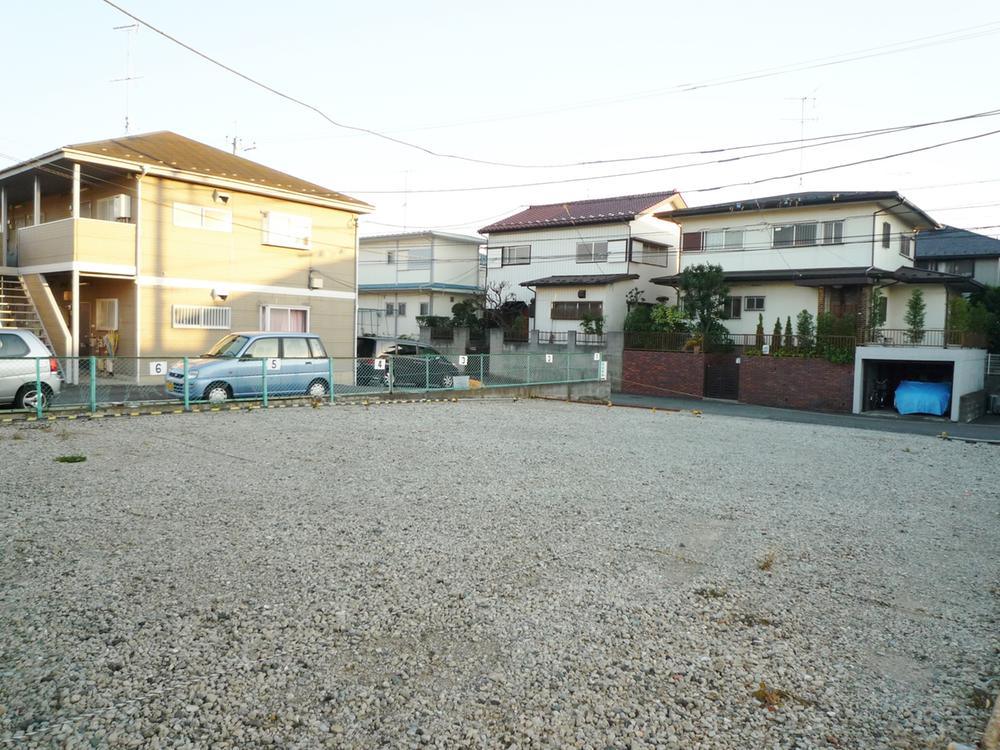 Local photos, including front road. Local (11 May 2013) Shooting