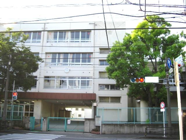 Primary school. 932m to Kawasaki Tateno River Elementary School