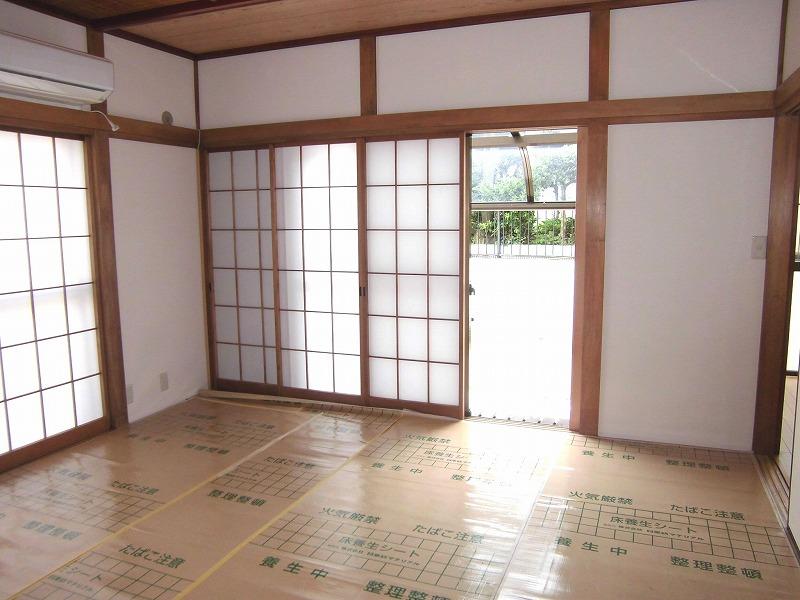 Living. Wide Japanese-style room that can be used as a living. 