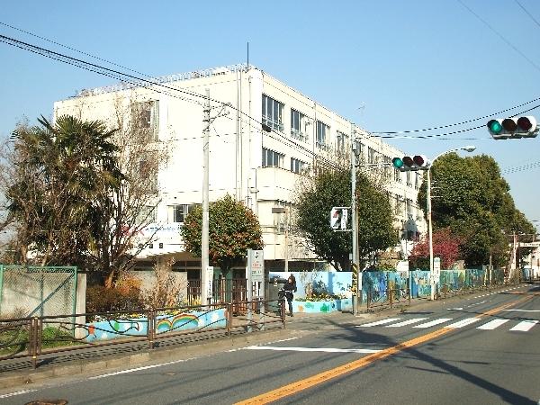 Primary school. Miyazakidai until elementary school 180m