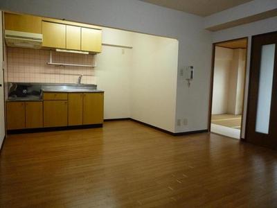 Living and room.  ※ It is a different type of photograph with the floor plan.