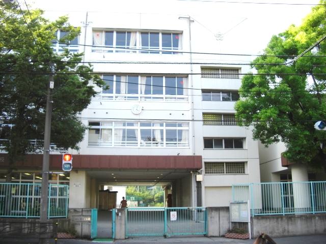 Primary school. 526m to Kawasaki Tateno River Elementary School