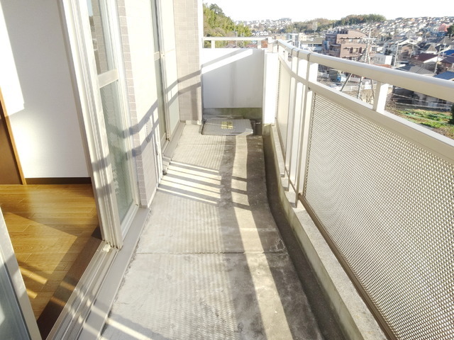 Balcony. Balcony of the laundry is dried easy to spread