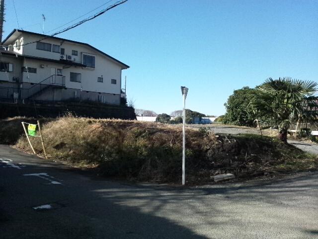 Local photos, including front road. South in the land readjustment land ・ North ・ 3 direction areas of east