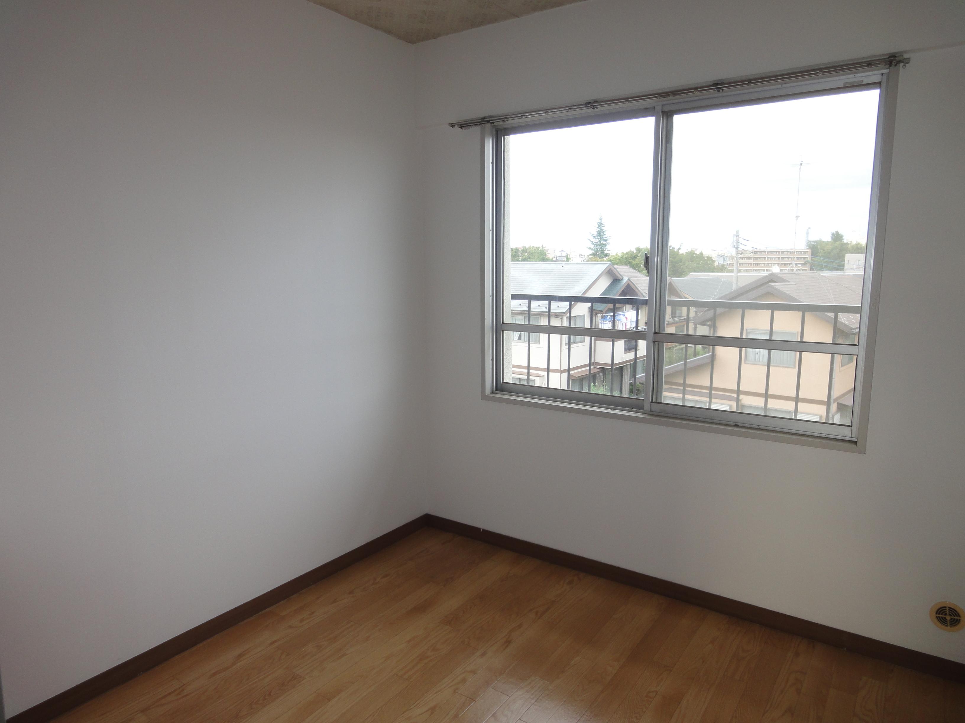 Other room space. Western-style 4.5 Pledge