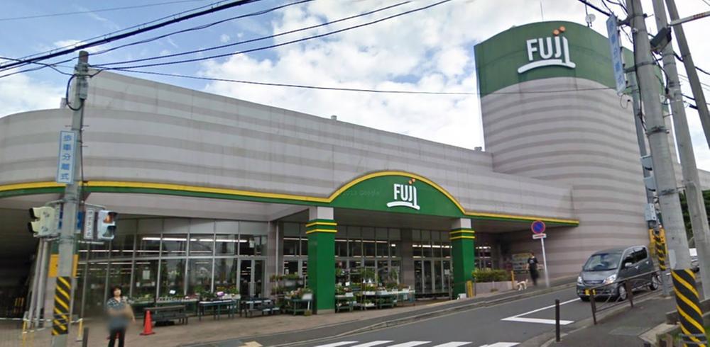 Supermarket. 1179m to Fuji Ueno River store