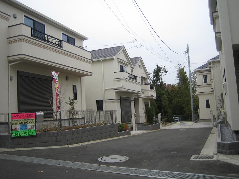 Local appearance photo. Local (11 May 2013) Shooting