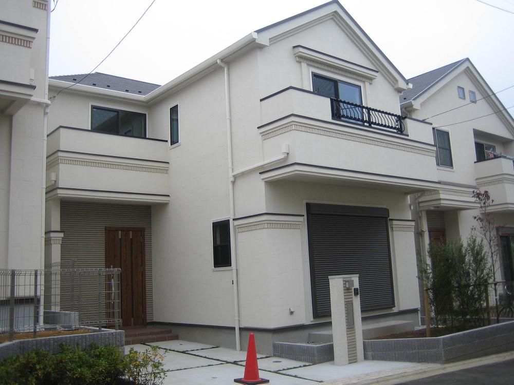 Local appearance photo. Local (11 May 2013) Shooting