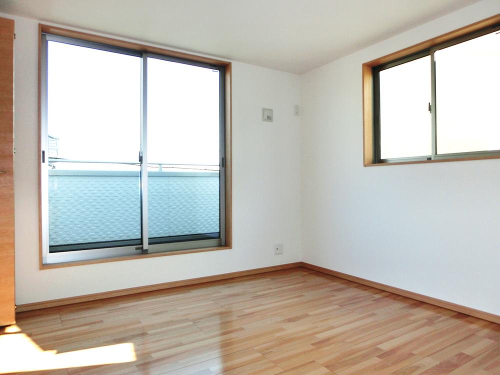 Non-living room. 3 Building Western-style (4.75 Pledge)