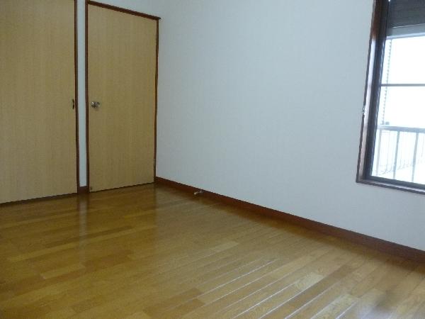 Other introspection. Second floor bedroom
