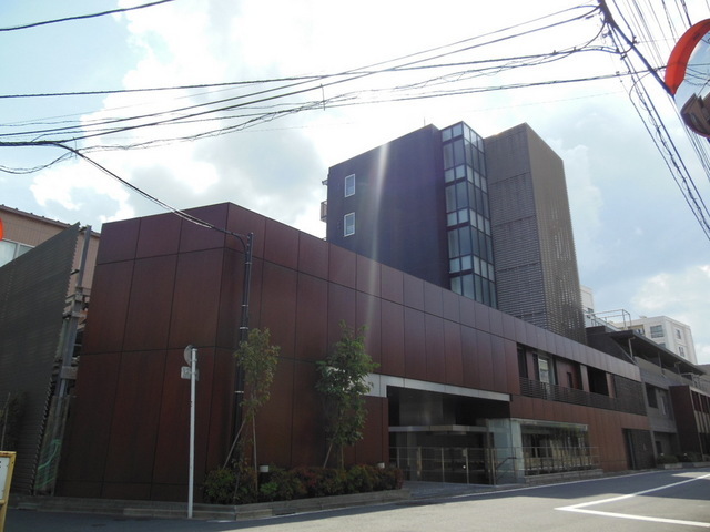 Building appearance. Musashikosugi within walking distance