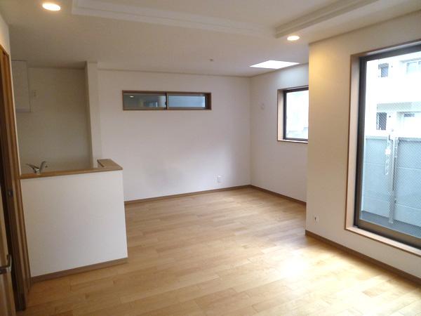 Living. Living (3 Building: 2013 November shooting)