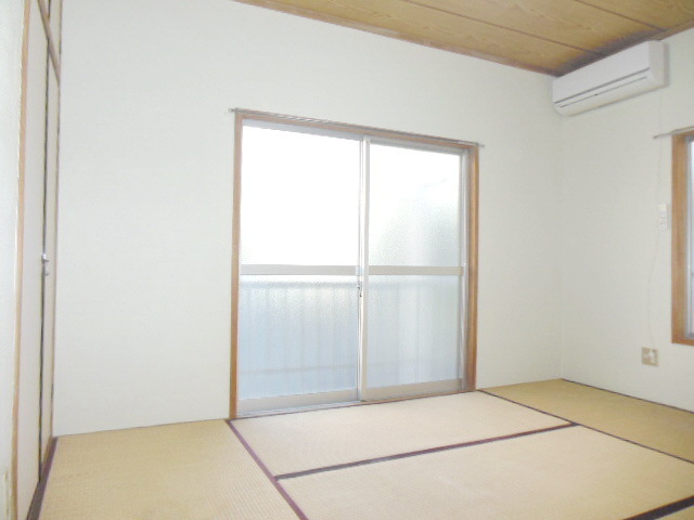 Other room space. Slowly rest tatami rooms