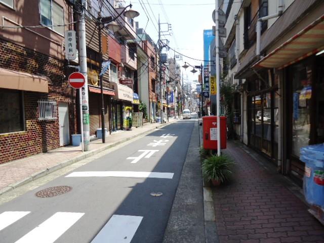Streets around. 10m to around Shinmaruko Station