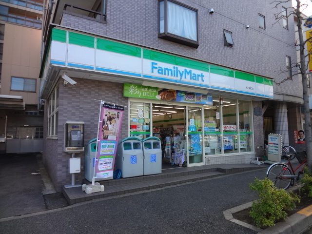 Convenience store. 150m to Family Mart (convenience store)