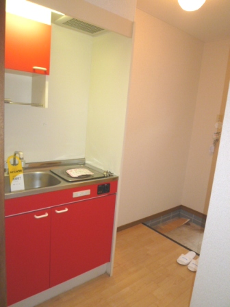 Kitchen. It is a photograph of the previous offering was a separate room. Kitchen color there is a possibility of change
