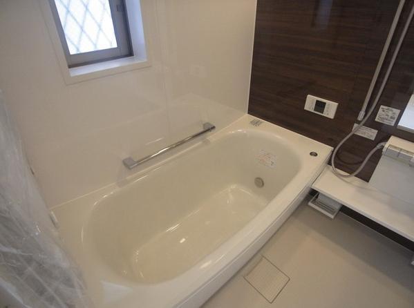 Bathroom. Local (10 May 2013) Shooting