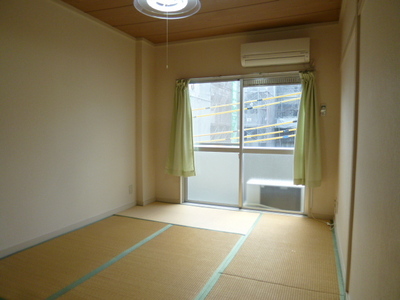 Living and room. Southeast side of Japanese-style room