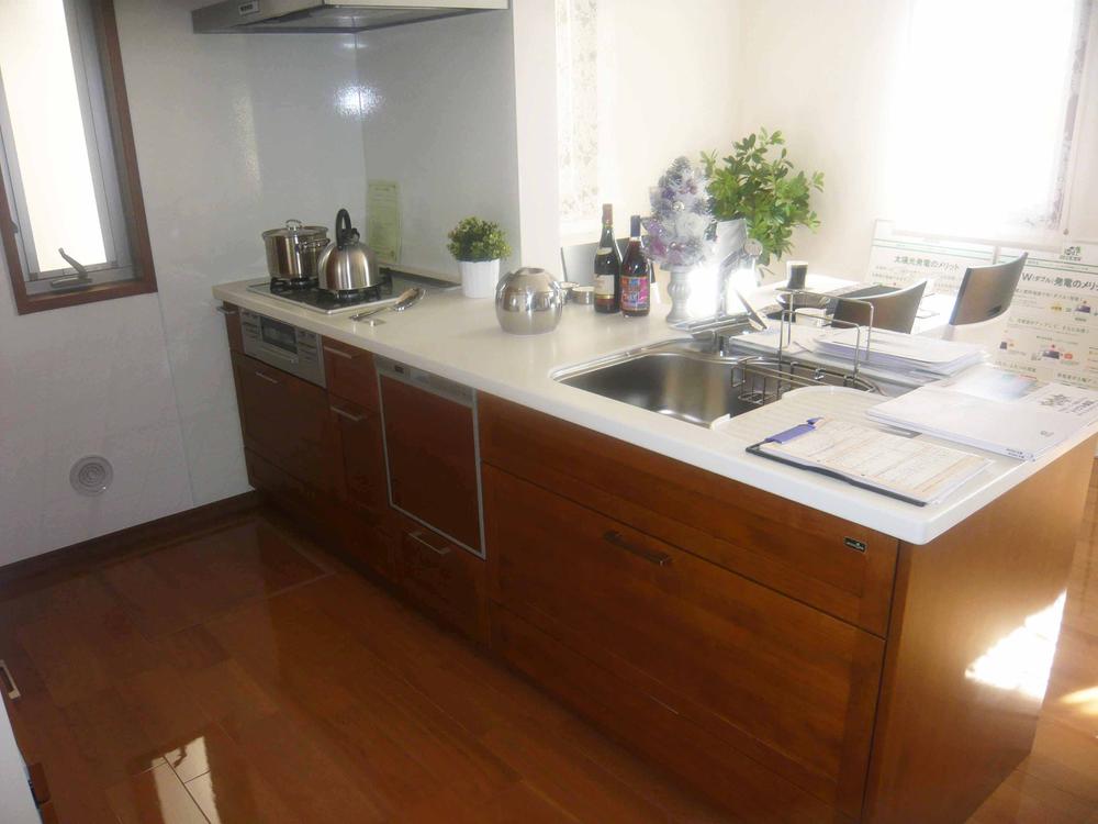 Same specifications photo (kitchen)