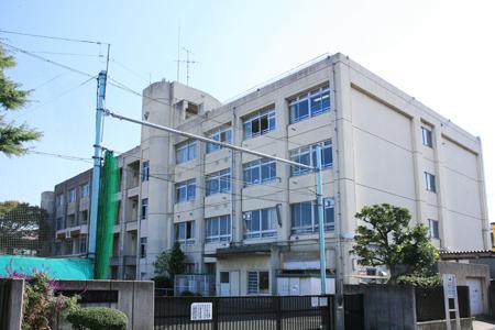 Primary school. Kawasaki Municipal Kariyado 400m up to elementary school