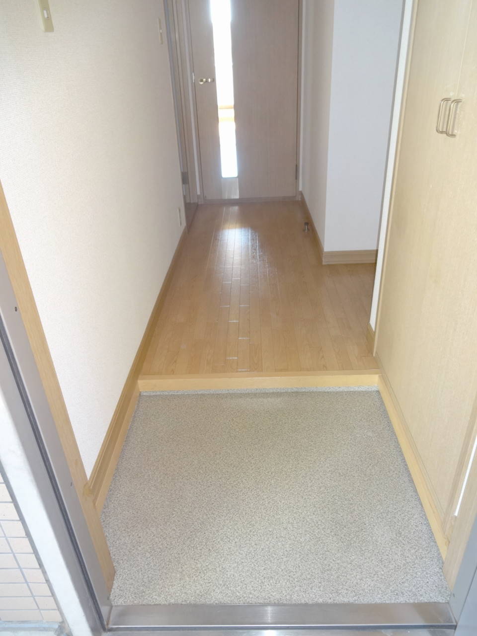 Entrance. There is also plenty of shoes BOX ☆