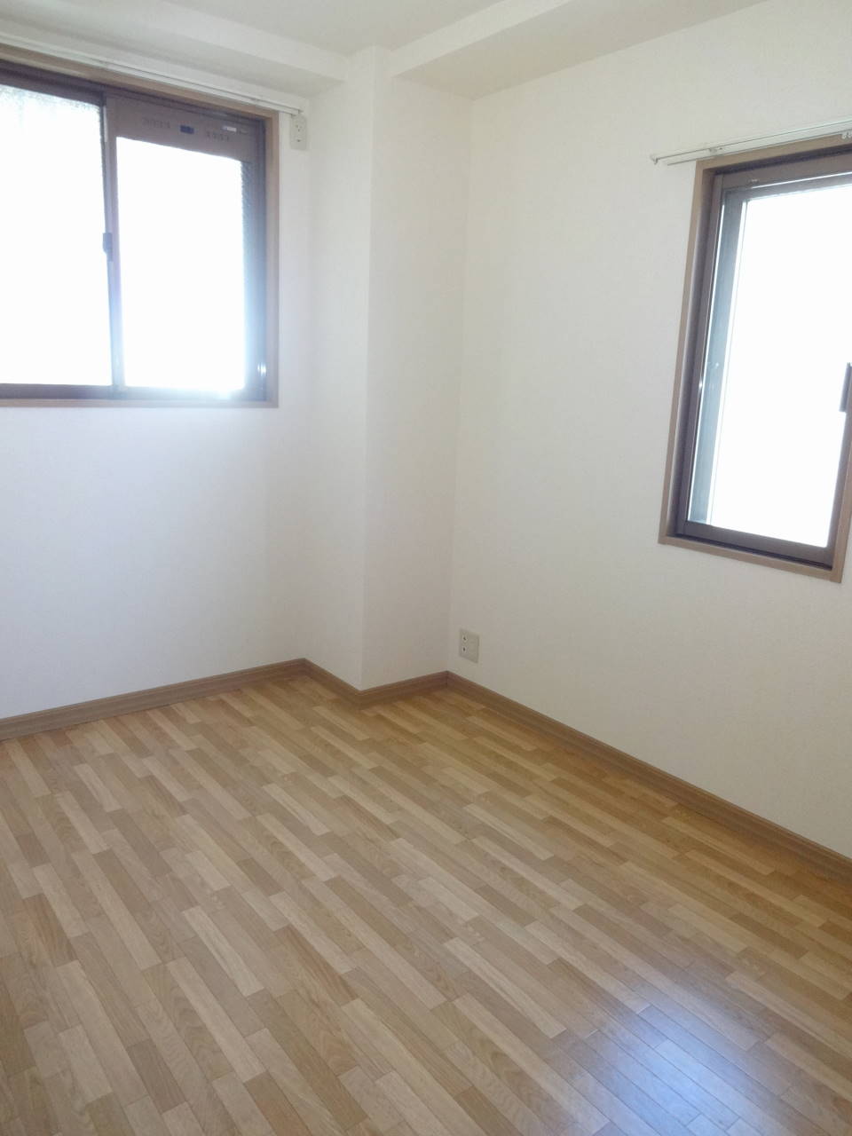 Other room space. The room is a bright two-plane daylight ☆