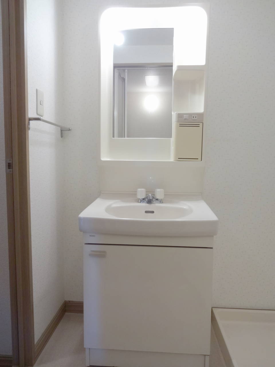 Washroom. Loose also undressing space