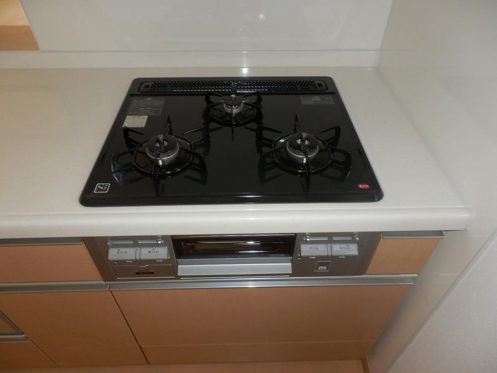 Same specifications photo (kitchen). Here is a picture of the stove!