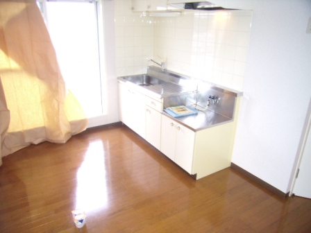 Kitchen. Other Room No.