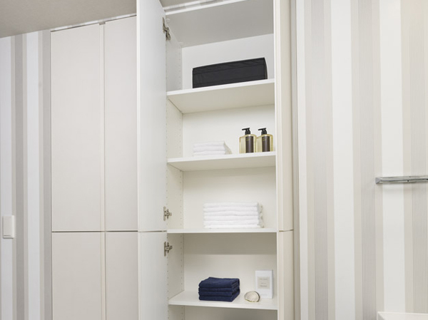 Bathing-wash room.  [All houses with linen cabinet] To the wash room of all dwelling units, We prepared the linen cabinet that can be stored and towel. Okeru kept neat and tidy, clean full of a feeling of space, It is devised convenient storage.