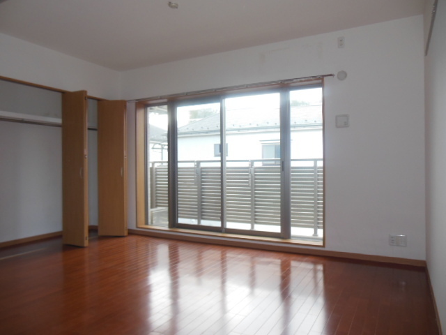 Other room space. Western-style is an 8-tatami rooms
