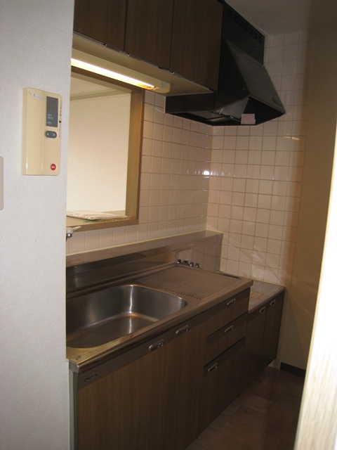 Kitchen. It is a popular counter kitchen.