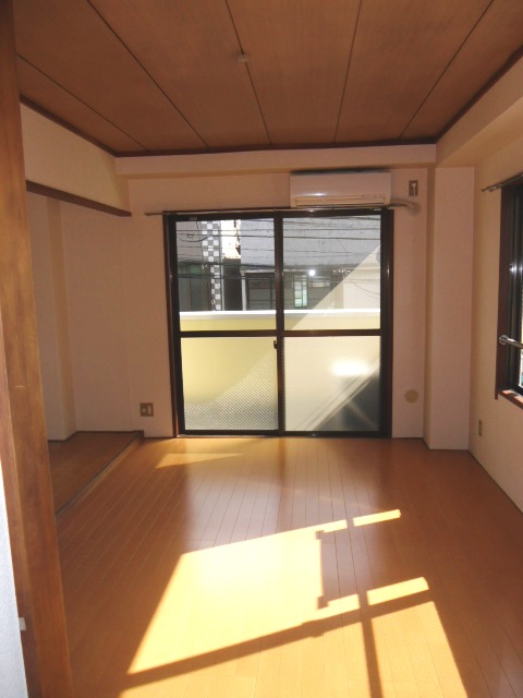 Living and room